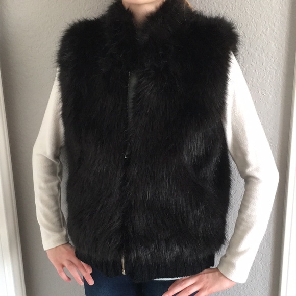 Black faux fur girls vest - Picture 4 of 7